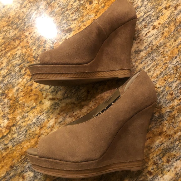 Seychelles tan suede peep toe wedges - size 9.5 - Picture 5 of 10